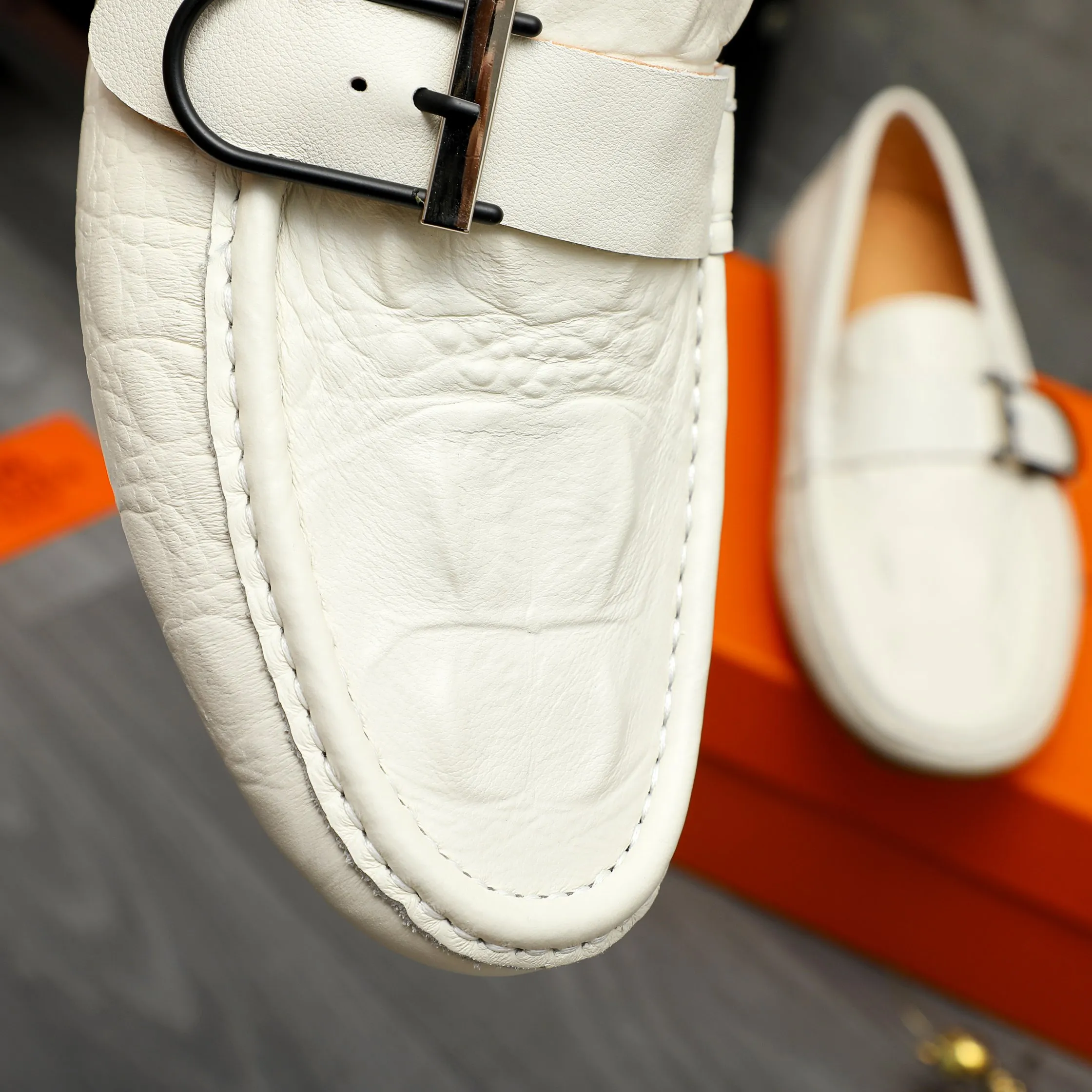 P380 Product trademark: HERMES "Hermes" casual slip-on men's shoes Regular size: 38-44 Product material: Selected crocodile pattern cowhide upper, pigskin lining, rubber outsole
